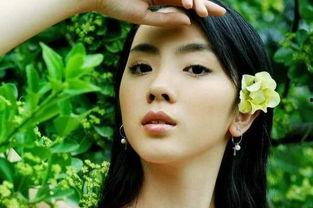 李思斯个人资料,才华横溢的年轻艺术家,多才多艺的人生轨迹